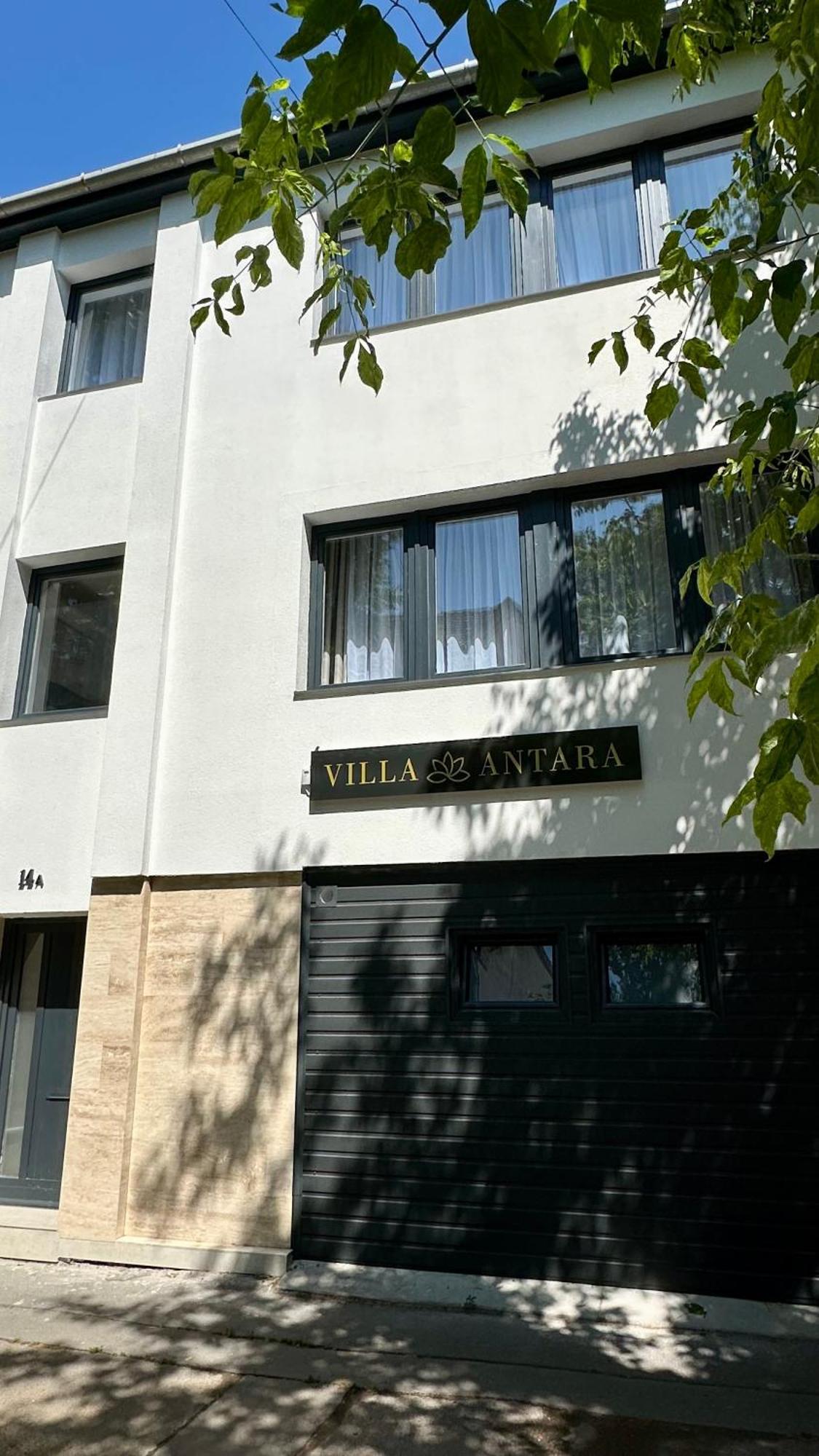 Villa Antara Szeged Ngoại thất bức ảnh