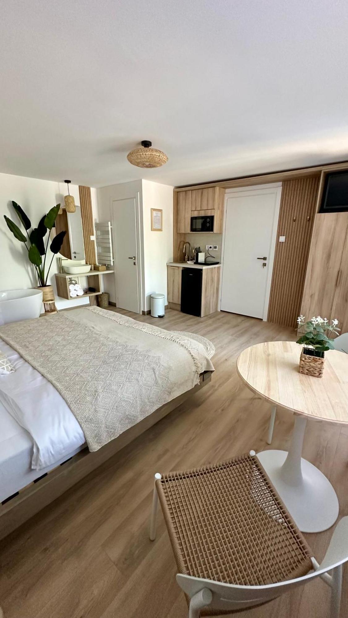 Villa Antara Szeged Ngoại thất bức ảnh