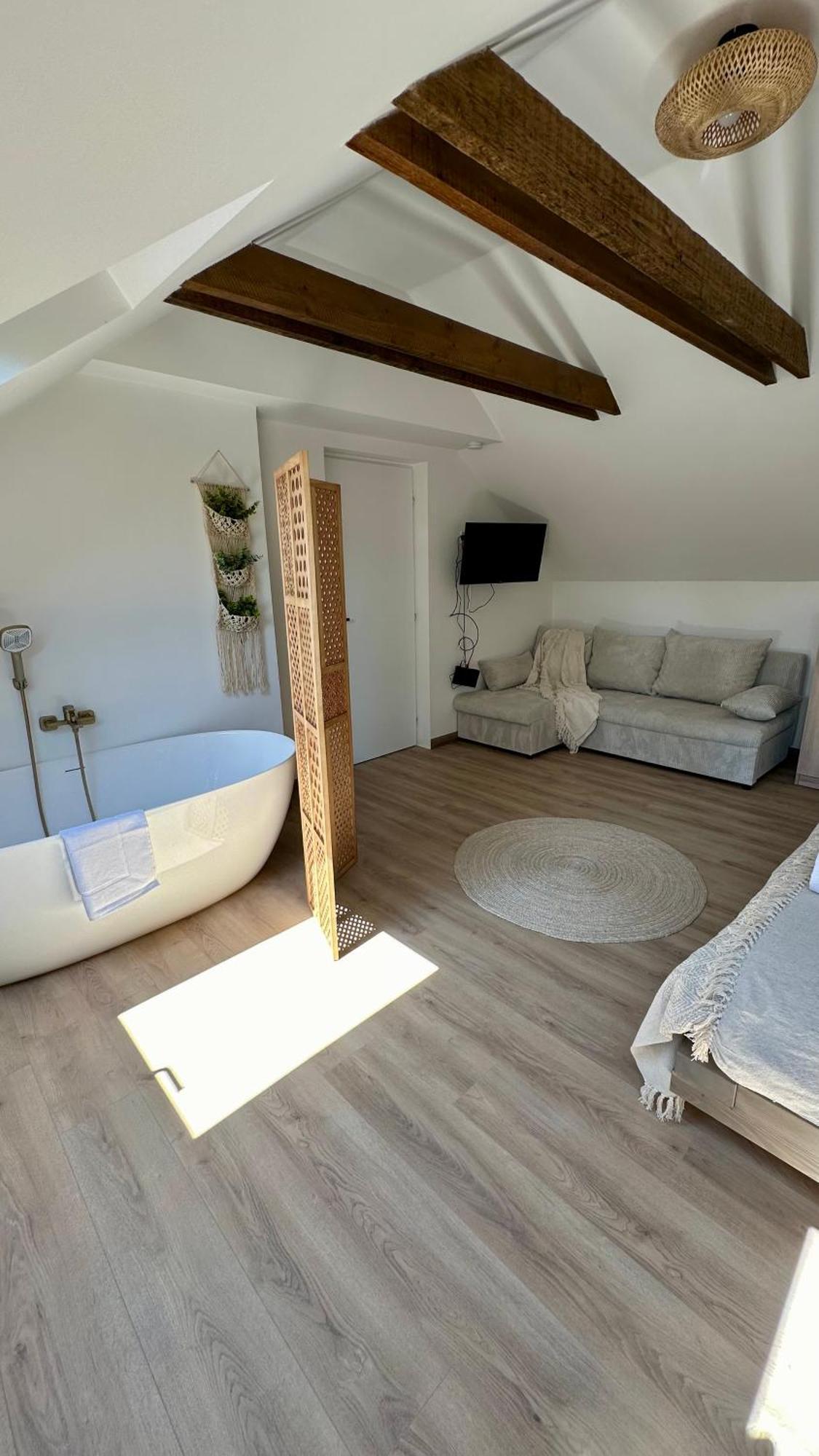 Villa Antara Szeged Ngoại thất bức ảnh